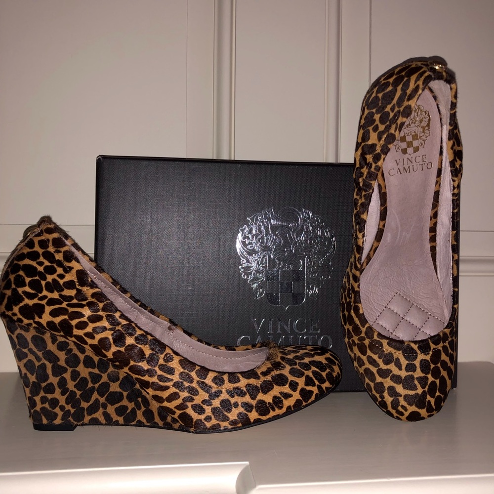 Vince Camuto Animal Print Cheetah Wedge Shoes New Size 7.5